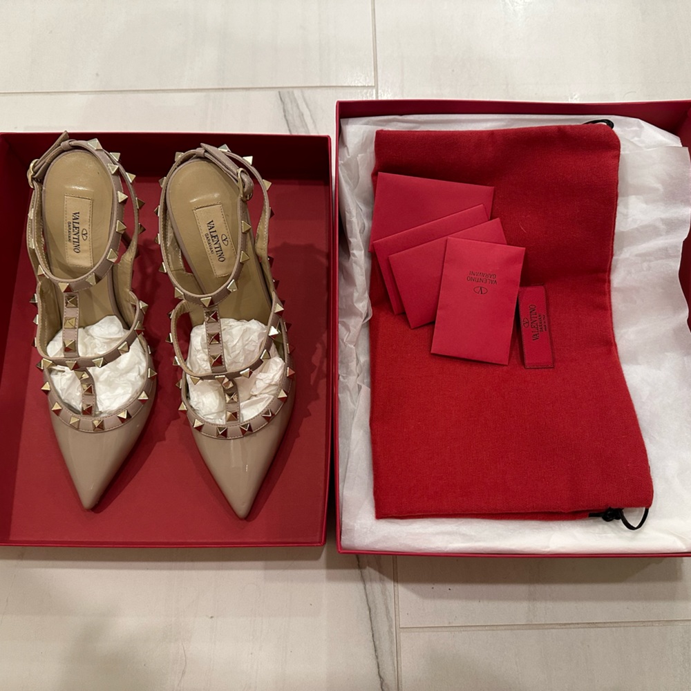 Authentic Valentino Nude Patent Rockstud Caged Pump Sz 39